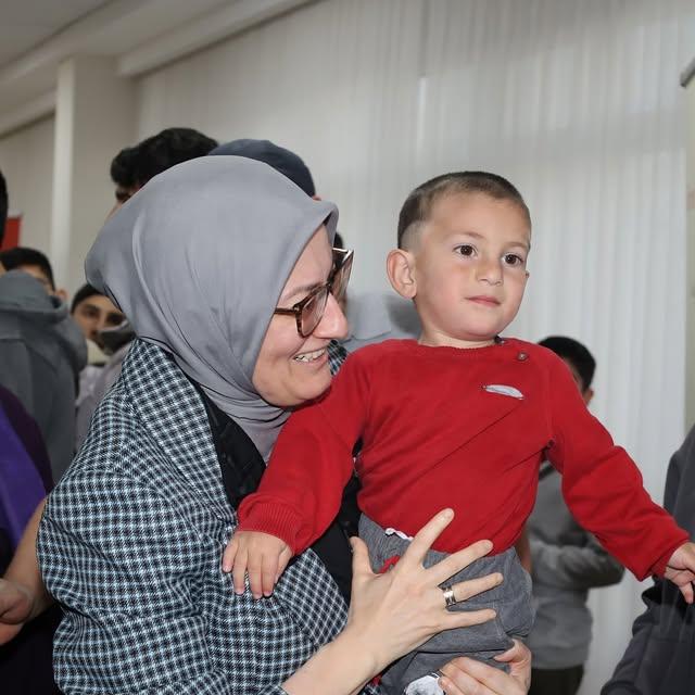 Ak Parti Balıkesir Milletvekili Belgin Uygur'un İftar Programı Katılımı