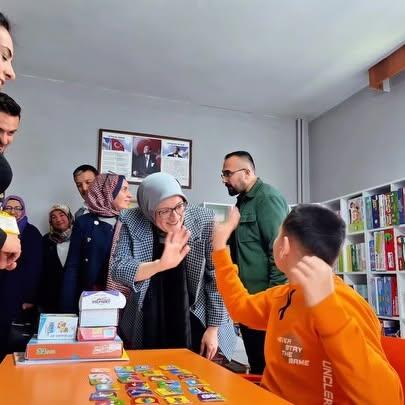 Ak Parti Balıkesir Milletvekili Belgin Uygur'un Kalpleri Saran Dostluğu