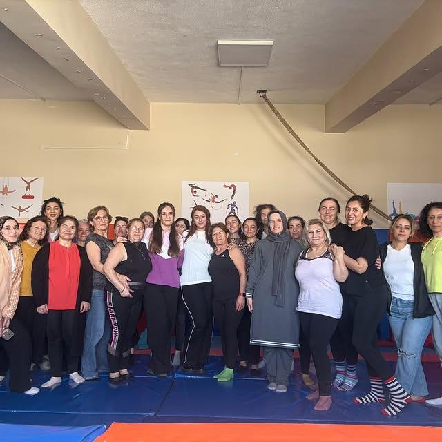 Burhaniye'de Yüz Yogası Atölyesi: Kadınlara Genç ve Sağlıklı Cilt Sırları