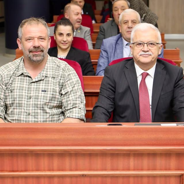 Burhaniye Belediyesi Başkanı Ali Kemal Deveciler, Balıkesir Büyükşehir Belediye Meclisi Toplantısına Katıldı