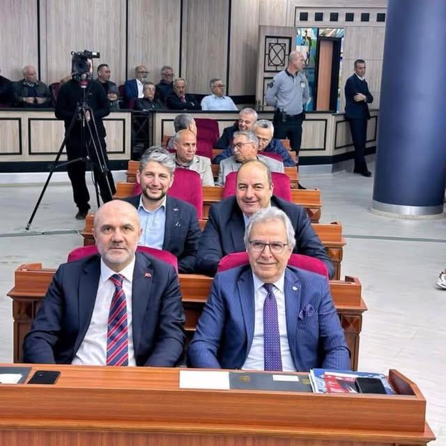 Marmara Adalar Belediyesi'nden Aydın Dinçer'in Meclis Toplantısı Katılımı