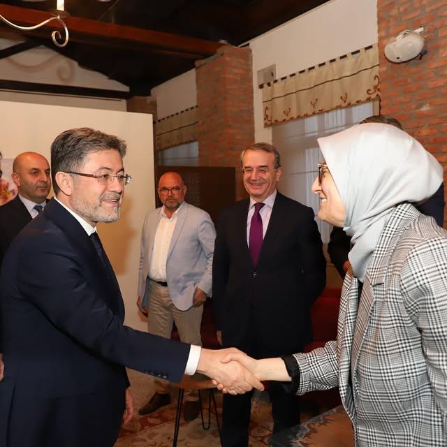 Ak Parti Balıkesir Milletvekili Belgin Uygur'un İftar Programı Katılımı