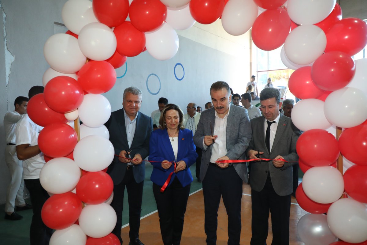 Edremit'te TÜBİTAK 4006 Bilim Fuarı Açıldı