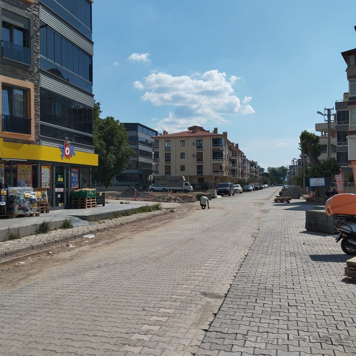 Edremit'te Sarıkız Mahallesi'nde Yol Tamirat Çalışmaları Sürüyor
