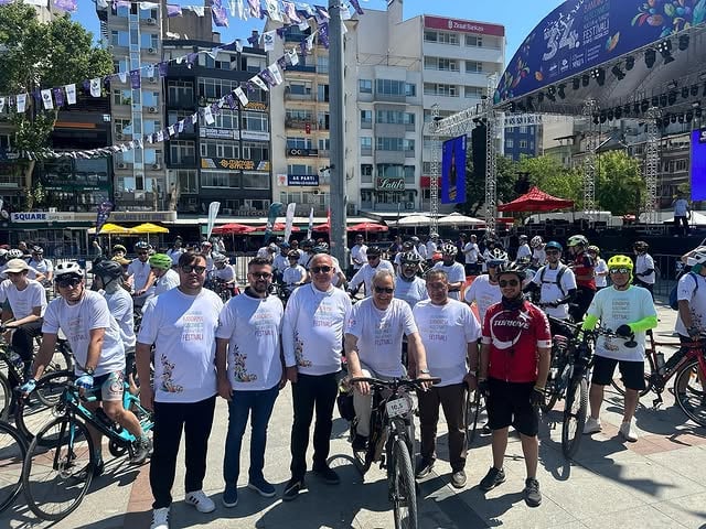 Bandırma'da Bisiklet Şenliği Coşkuyla Başladı