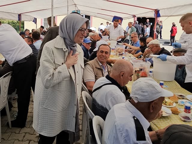 Balıkesir Milletvekili Uygur, Hayır Programlarında Hemşehrileriyle Buluştu