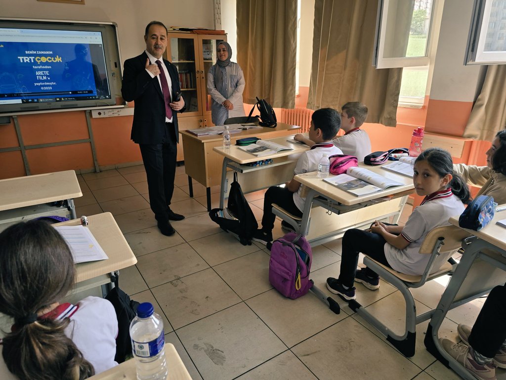 Bandırma Kaymakamı Aksakal, İmam Hatip Ortaokulu'nu Ziyaret Etti