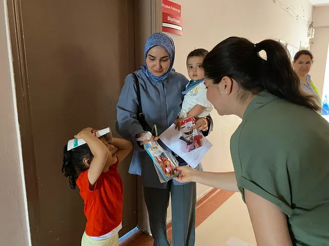 Sındırgı Belediyesi Hastane Ziyaretiyle Bayram Coşkusunu Paylaştı