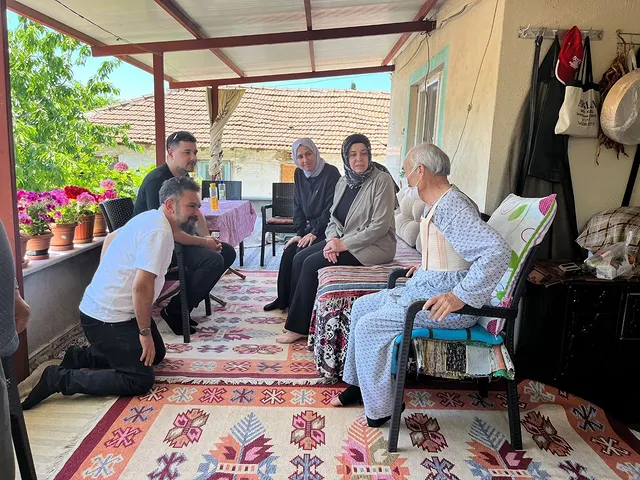 Kepsut Belediyesi Heyeti Mahalle Sakinlerini Ziyaret Etti