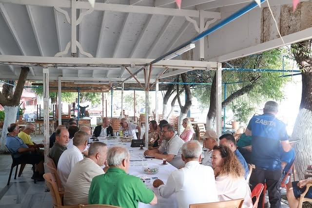Marmara Adalar Belediyesi Çınarlı ve Gündoğdu Mahallelerinde Bayramlaşma Gerçekleştirdi