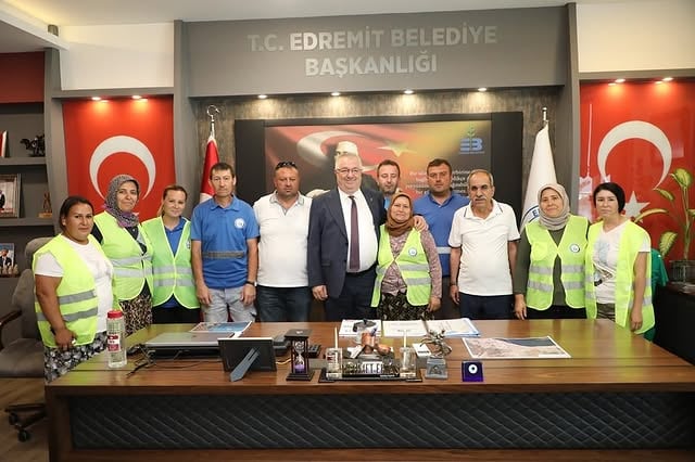 Edremit Belediyesi Bayramlaşma Etkinliğiyle Hemşehrileriyle Buluştu
