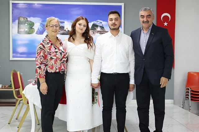 Balya'da Yeni Çift Yüzük Takma Merasimiyle Hayat Boyu Mutluluğa Adım Attı