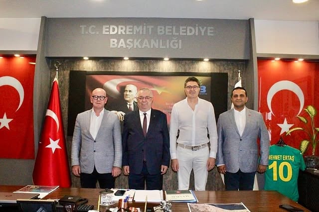 CHP’li Serkan Sarı Edremit’te Bayramlaşma Programına Katıldı