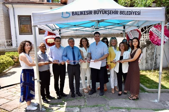 Altıeylül Belediyesi Eşinin Sanat Atölyesi Açılışına Katılımı