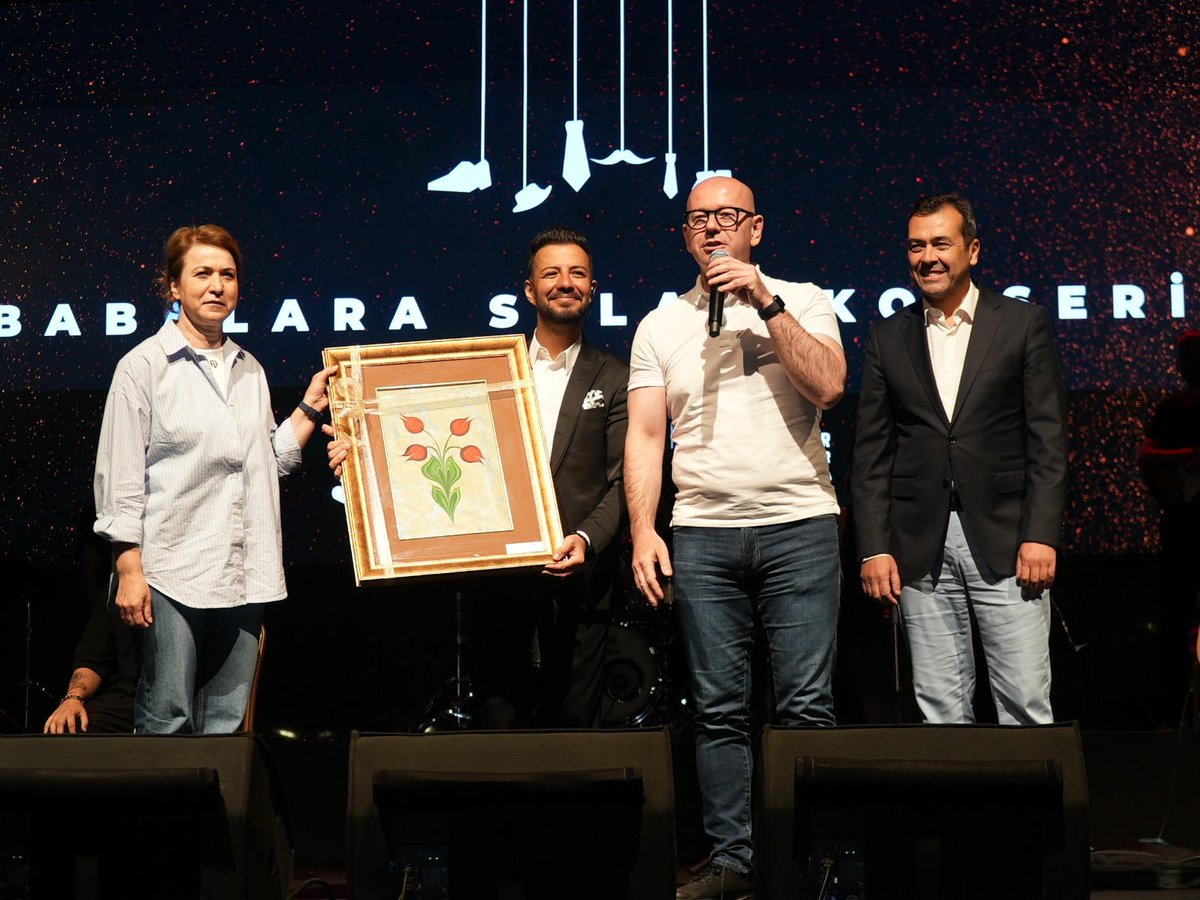 Balıkesir'de Babalar Günü Konseriyle Babalar Anıldı