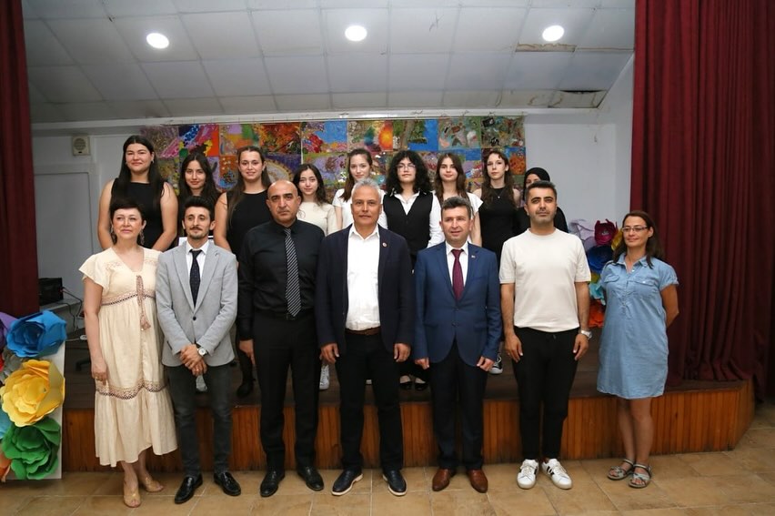 Edremit Belediyesi Temsilcileri Abidin Pak Pakmaya Anadolu Lisesi Etkinliklerine Katıldı