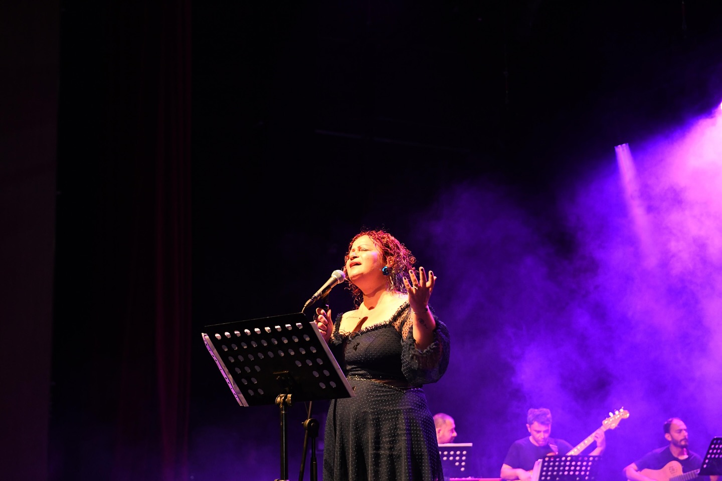 Altıeylül Belediyesi Temsilcileri Avni Anıl Konserine Katıldı
