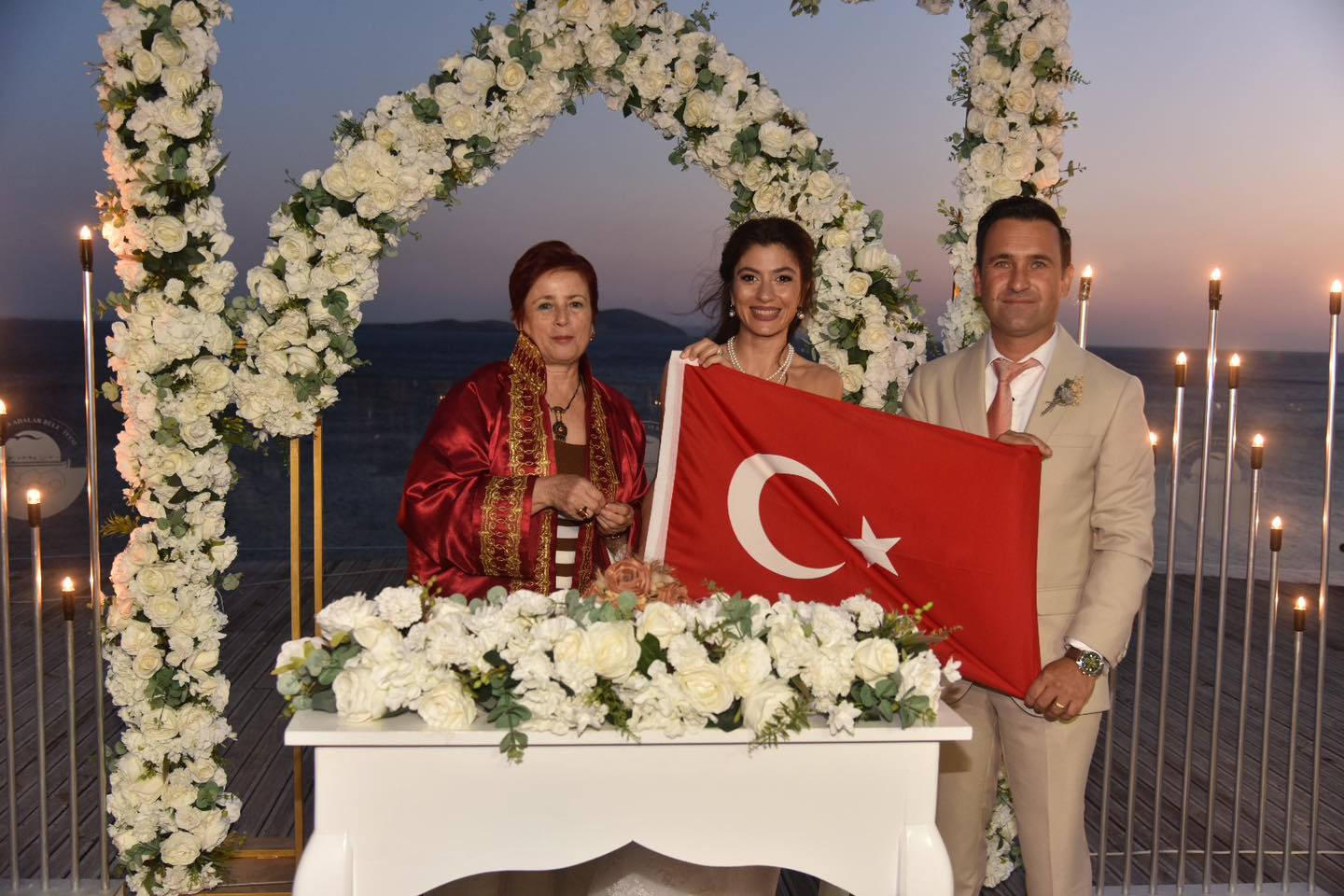 Marmara Adalar Belediyesi'nde Evlilik Sevinci: Nermin Gizem Arıkan ve Onur Kılıç Evlendi