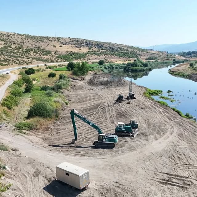 Kepsut'ta Simav Çayı Islah Çalışmaları Devam Ediyor