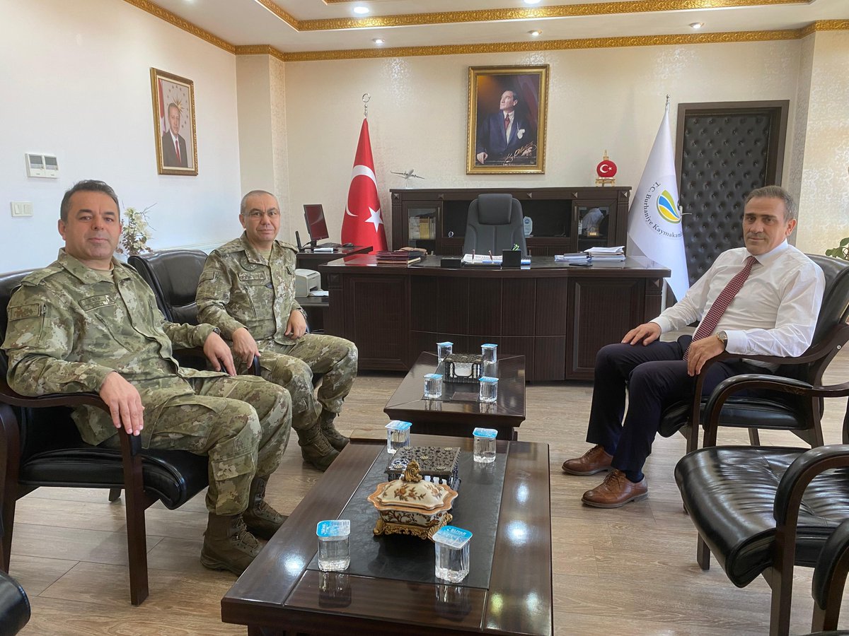 Burhaniye'de Komutanlar Kaymakam İlyas Memiş'e Veda Ziyaretinde Bulundu