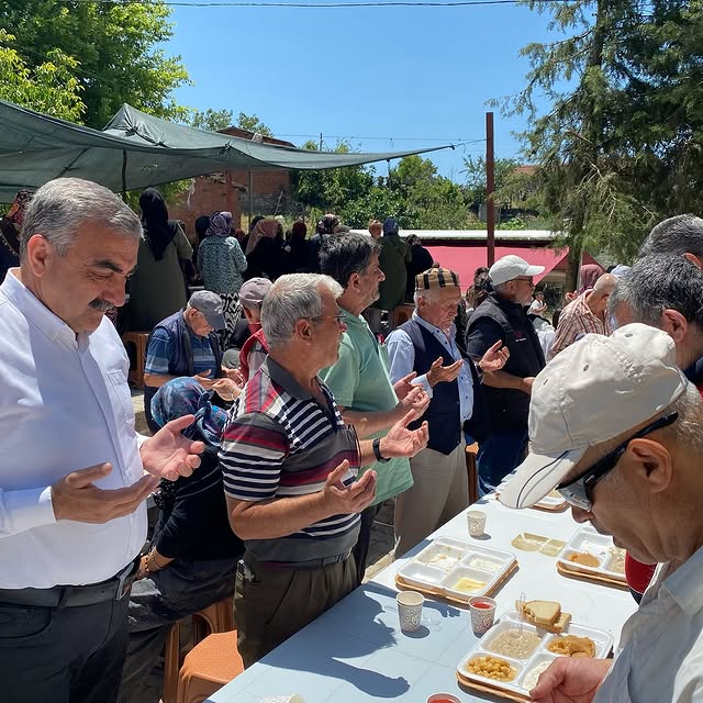 Balya Belediyesi Karadağ Mahallesinde Yağmur Hayırına Katıldı